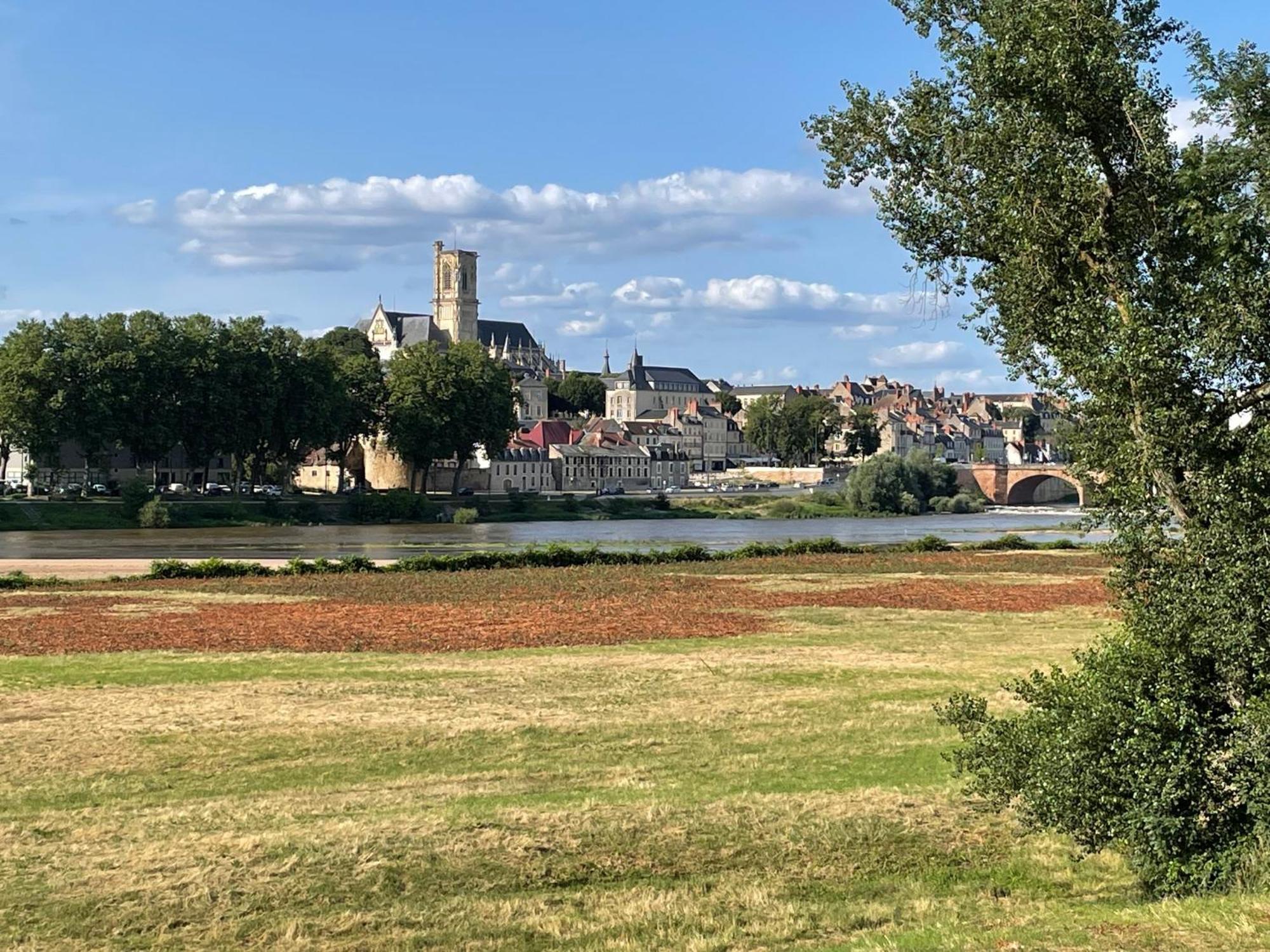Hotel Des Ducs Nevers Dış mekan fotoğraf